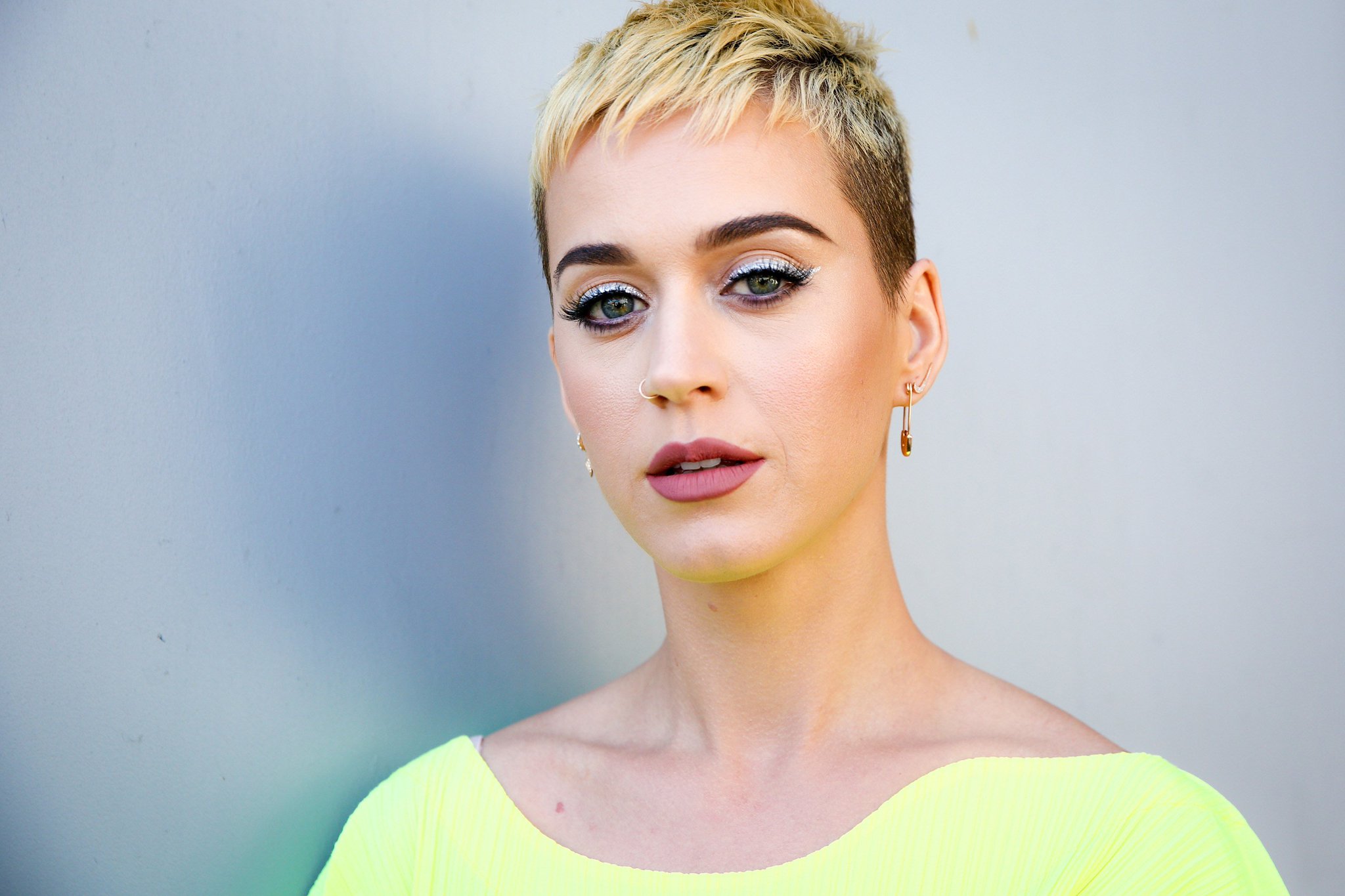 Happy Birthday !
What\s your favorite Katy Perry\s song? 