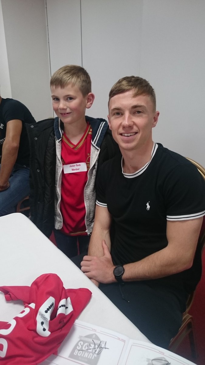Amanda28_84's tweet photo. @OsbornOn1 thank you for putting the biggest smile on my lads face. He is still buzzing πͺβ½ #NFFC #cityground #signingsession #JrRed #favouriteplayer https://t.co/bwJc63llq2