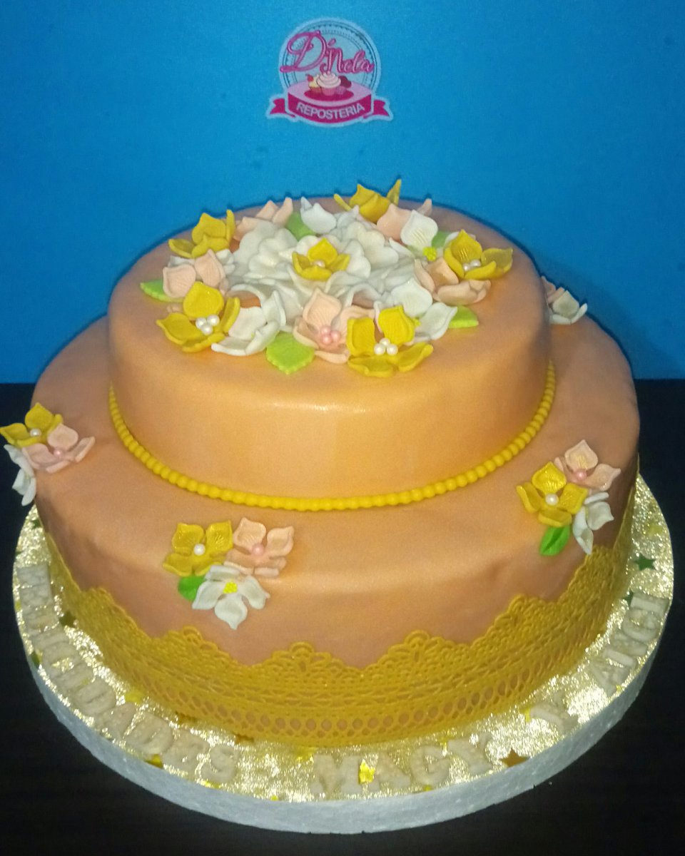DNelaReposteria's tweet photo. Una linda torta 😍
#DNela #TortaCumpleaños https://t.co/IzQzfbnjzR
