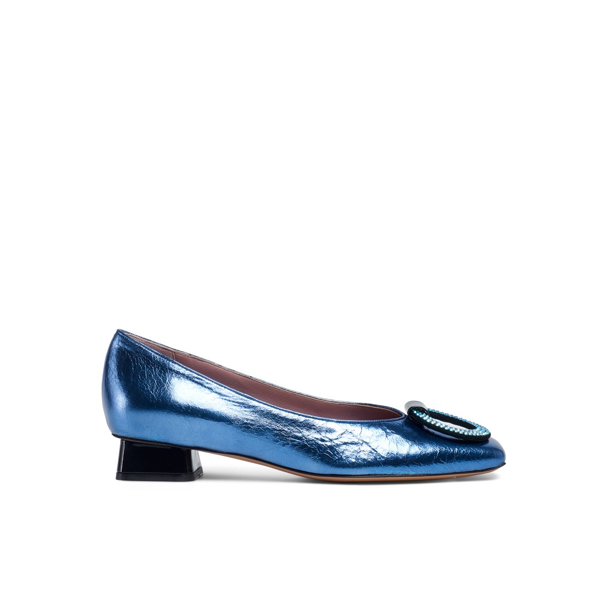 This elegant #ballerinapump from our #FW17 collection features statement hardware and sleek design aesthetics which combine to produce the perfect #transitionalstyle.