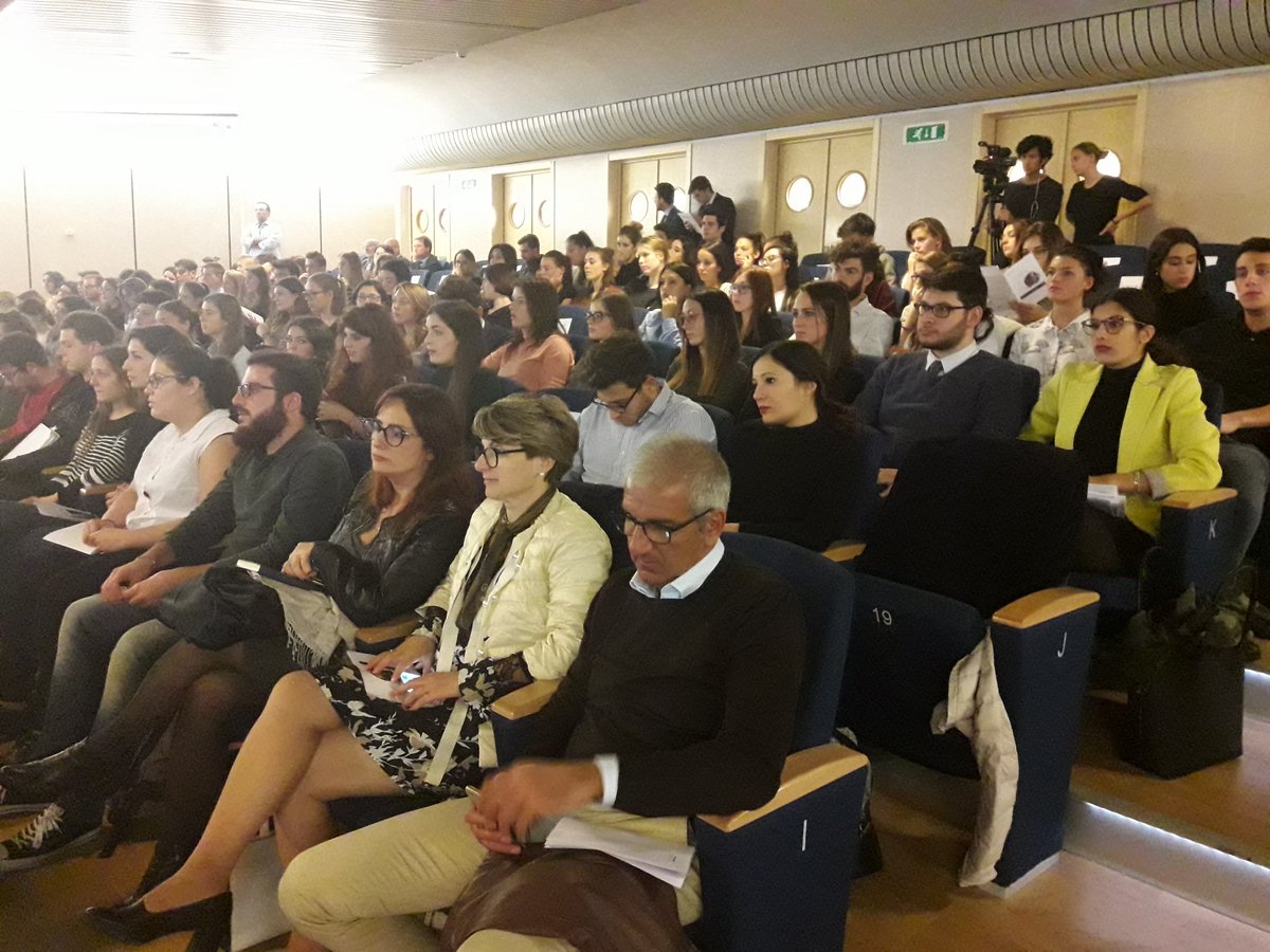 vale_pedrazzini's tweet photo. @uniiulm in @Assolombarda per discutere sulle professioni del futuro @mazzei_ale @leonardofavuzzi @GrossoAndy @_gaiadamico https://t.co/mIy8JtkVwy