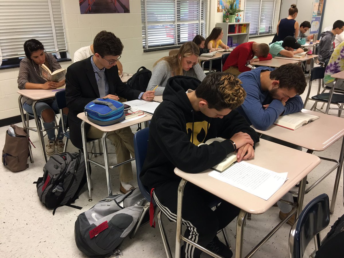 Positive vibes with some independent reading today! Who else is being positive and healthy today?! Tag us in your post! #cleanlivin