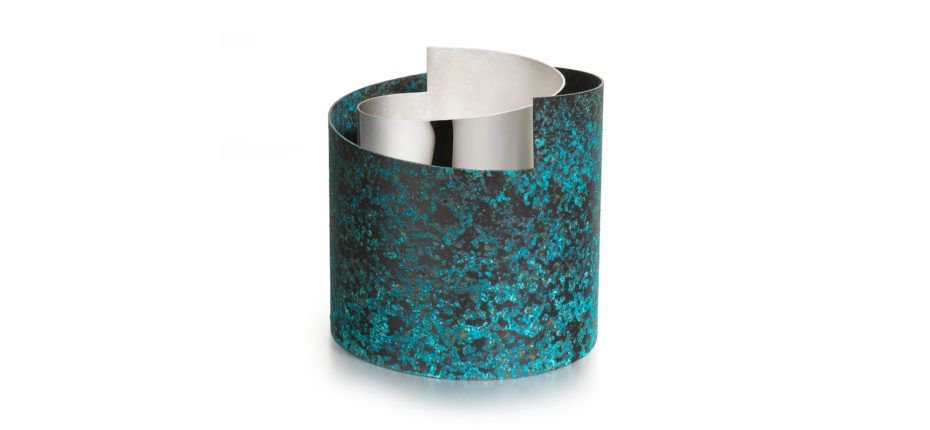 CBsilversmiths's tweet photo. #FullMember #RebeccadeQuin wins runner-up on #BestNewDesignAwardWeekTwo  #GoldsmithsFair: https://t.co/XiY6UFQos0 https://t.co/PUnSFXeyUx