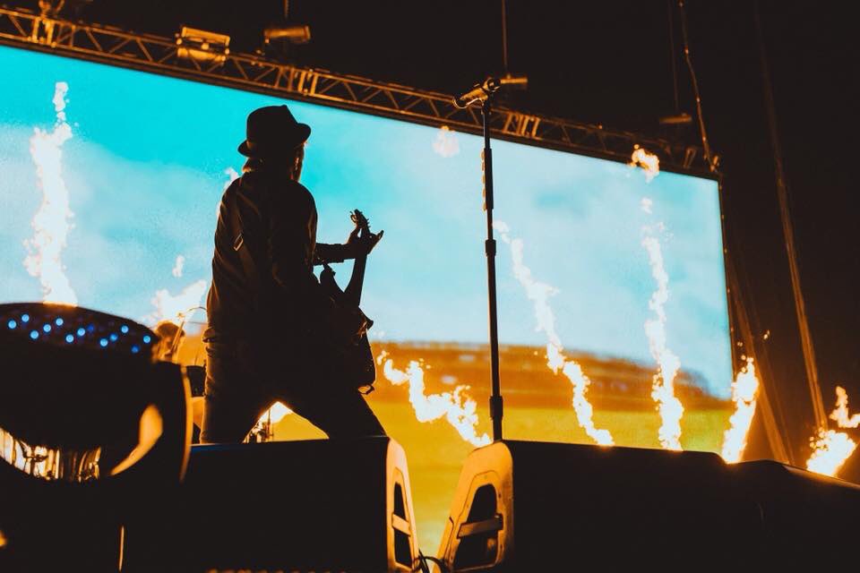 poisoned_youth_'s tweet image. 