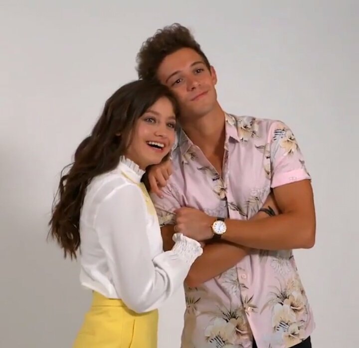 LenaKiermeier's tweet photo. Love you lutteo @karolsevilla @RuggeOficial #ruggerol #karolsevilla #ruggeropasquarelli #lutteo #soyluna 🎀❤😍 https://t.co/Xsg3pYK0cj