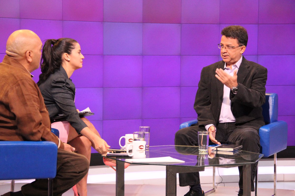 VTVcanal8's tweet photo. Gobernador de Amazonas: Oposición quiere desconocer voluntad del pueblo y continuar su política de golpe continuado https://t.co/FaJgosYCMX https://t.co/naDWdc4hFA