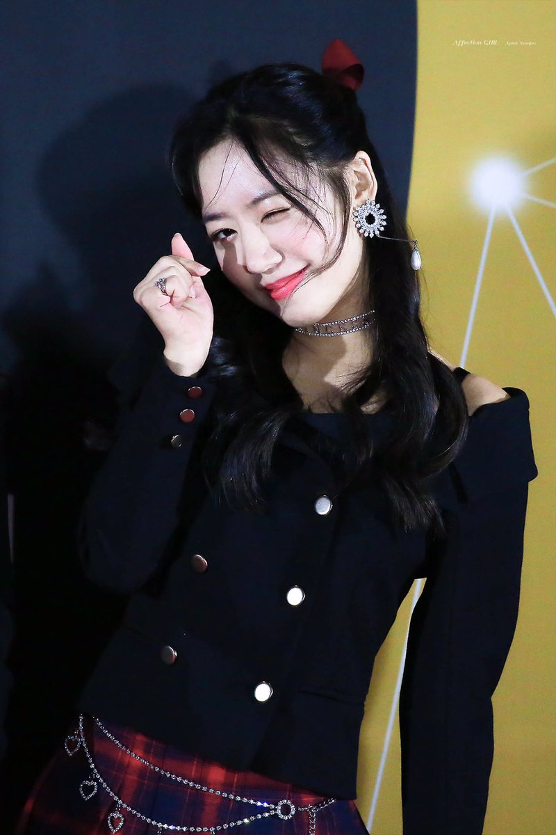 affectiongirl95's tweet photo. 171022 BOF 레드카펫 
#에이핑크 #Apink #남주 (@APINKKNJ)

😉😉💓 https://t.co/LB0Uj9dURj