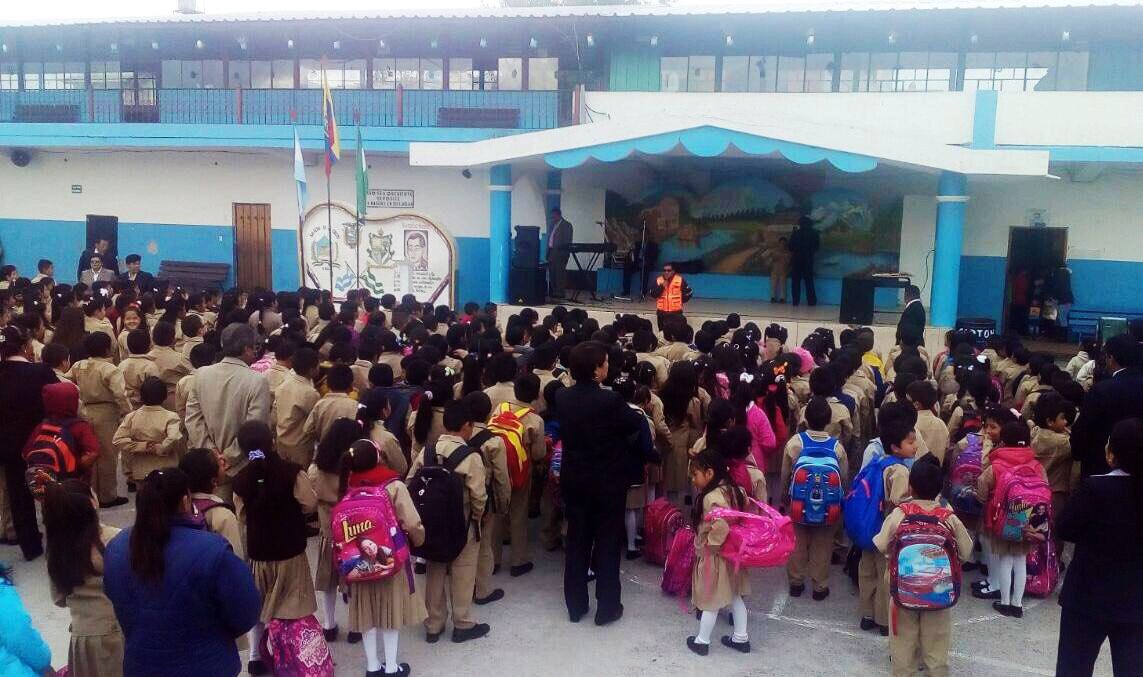 Riesgos_Ec's tweet photo. Técnicos #SGR acuden a centros educativos de #Tungurahua, #Cotopaxi y #Chimborazo para fomentar una cultura de prevención por el Día Internacional para la Reducción de Desastres #DIRD2017 https://t.co/Chli6DRscG
