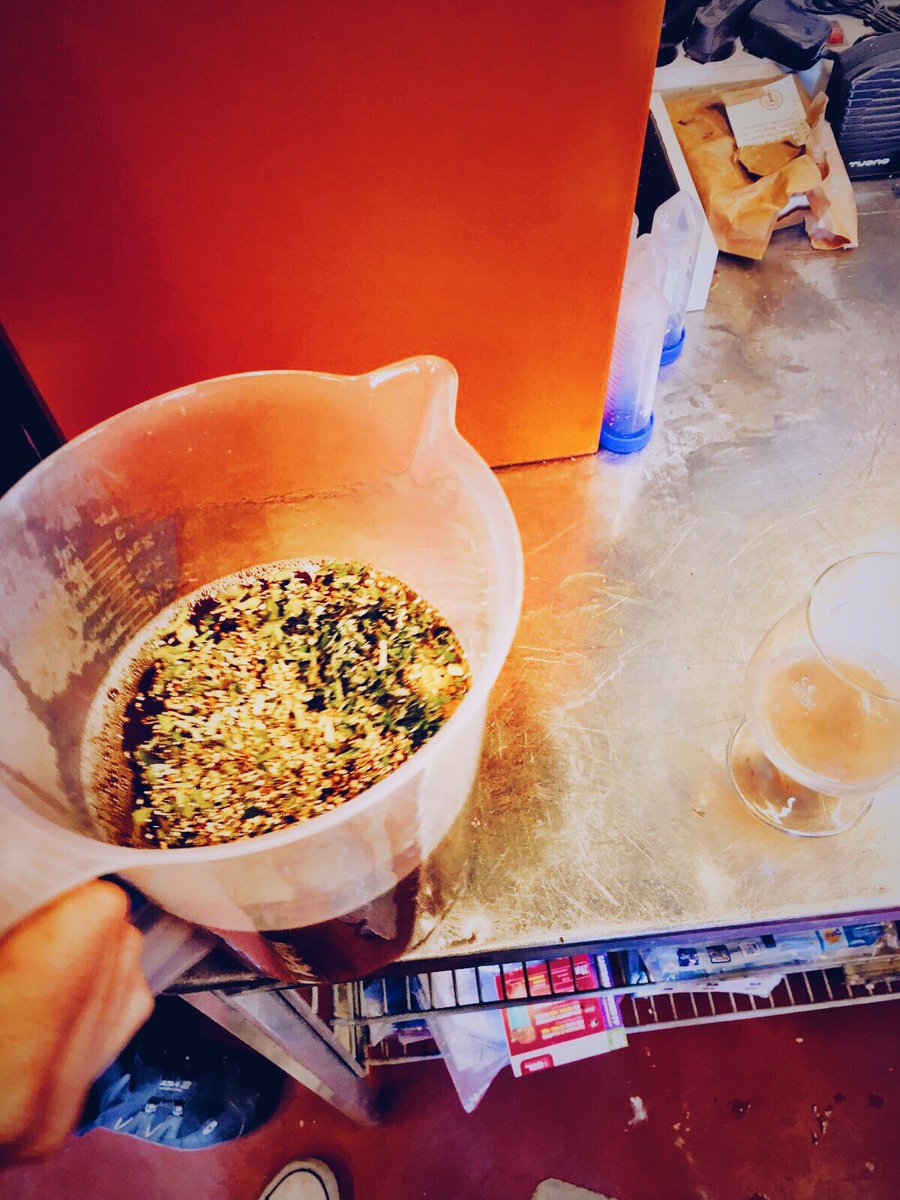 BirraDelBorgo's tweet photo. Looks like brewing a cocktail 😉
With @10BarrelBrewing https://t.co/Xl8JVWC2x0