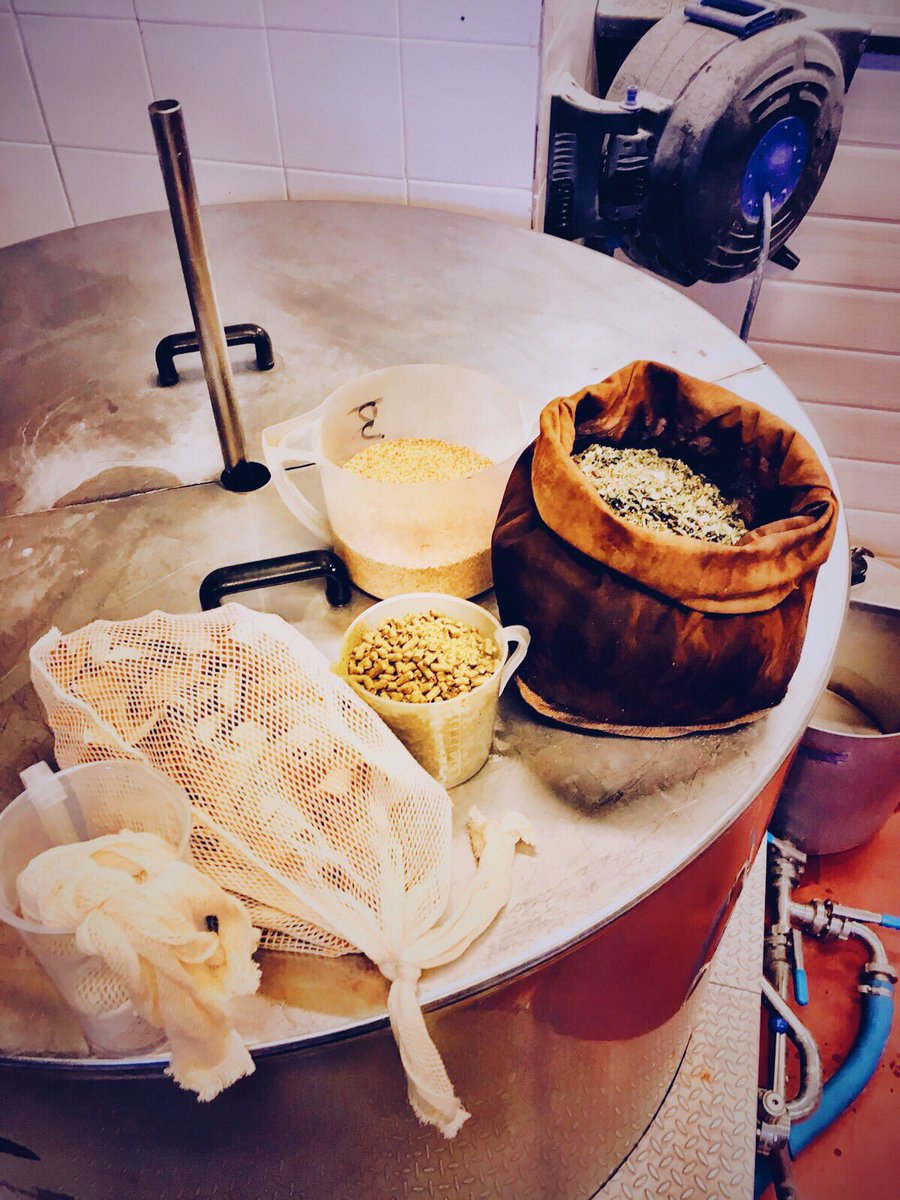 BirraDelBorgo's tweet photo. Looks like brewing a cocktail 😉
With @10BarrelBrewing https://t.co/Xl8JVWC2x0