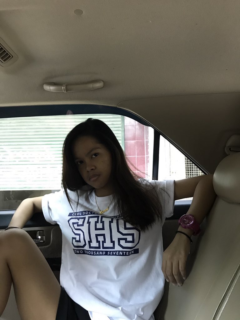 cdusingles's tweet image. Lianne Alloise Amador
STEM 12 A
@liaannnealloise
Seryoso sa studies, nmo pa kaha? 
Plays 🎹🎮🎸 but di jud imong heart 
Dancing skills on point