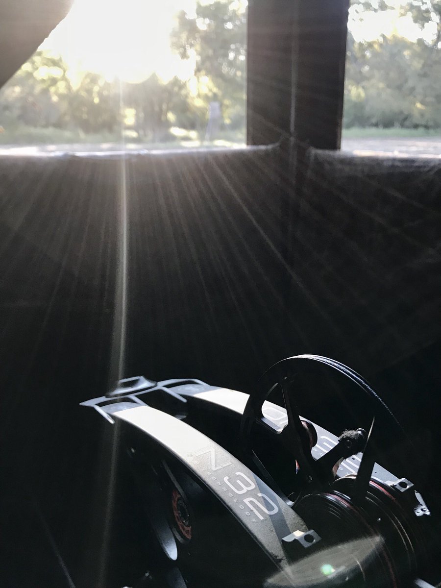 mattHicks_7's tweet photo. Wish this was my office everyday. But a Monday funday will have to do for now. My @Mathews_Archery #HALON32 ready to go. 🏹🦌 #fingerscrossed https://t.co/ppnbpgD5zn