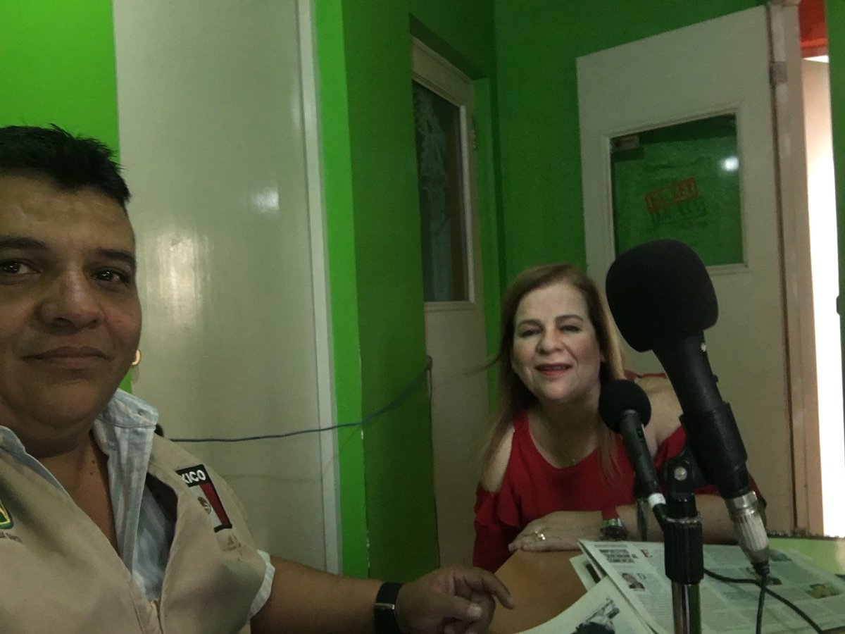 cristyrdzrdz's tweet photo. Invitando al festival internacional Julio Torri 2017 @rubenmoreiravdz @SofyCamil @irma_2507 @MILTONMALACARA https://t.co/yNRz6Uw6aW
