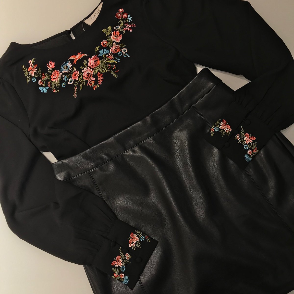 Oasis_Cribbs's tweet photo. Need to update your work wardrobe this season? Why not book a session with our Personal Stylist Sophie to help you with the latest trends. https://t.co/Otl5c033xO