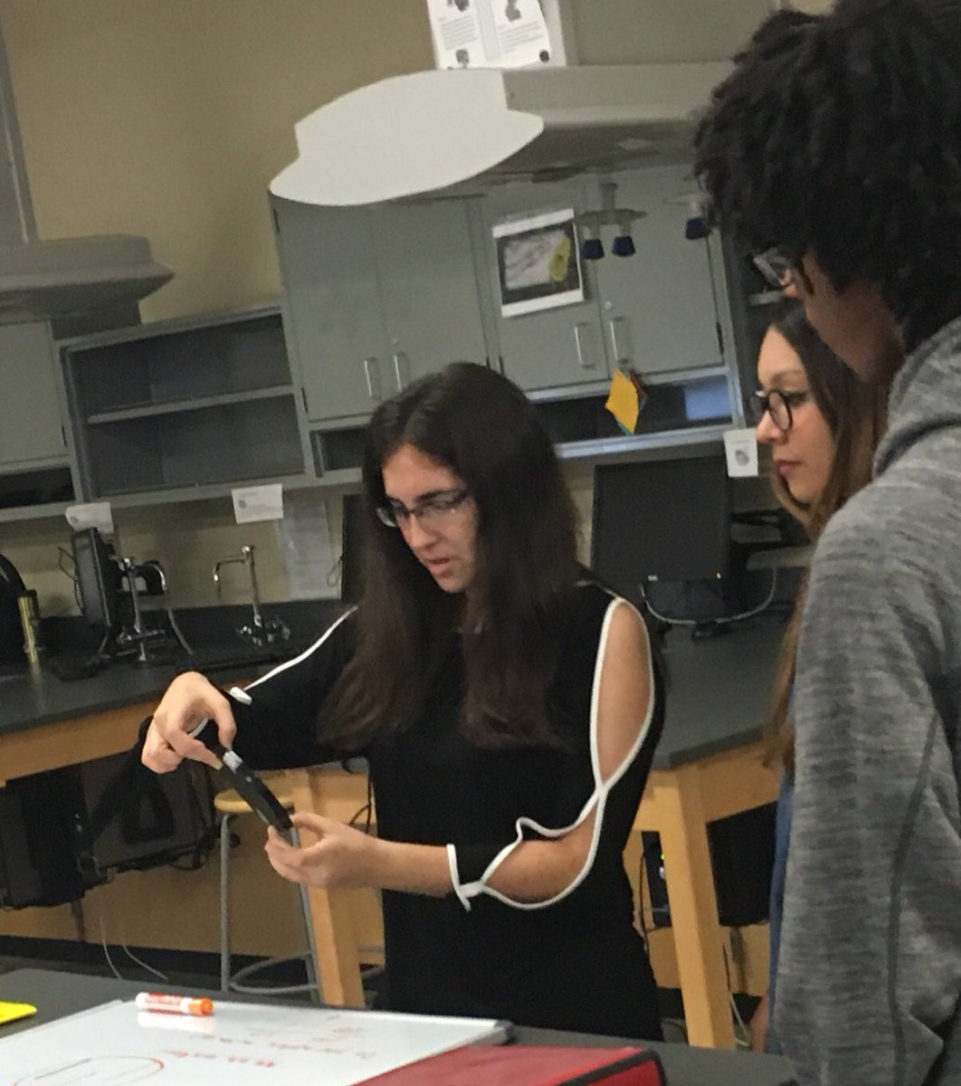 MsFastovs's tweet photo. The practice of forming an argument - claim, evidence, justification - & does it hold up to testing #argumentdrivenchemistry #bulldoged https://t.co/OOuyGZD7Qn