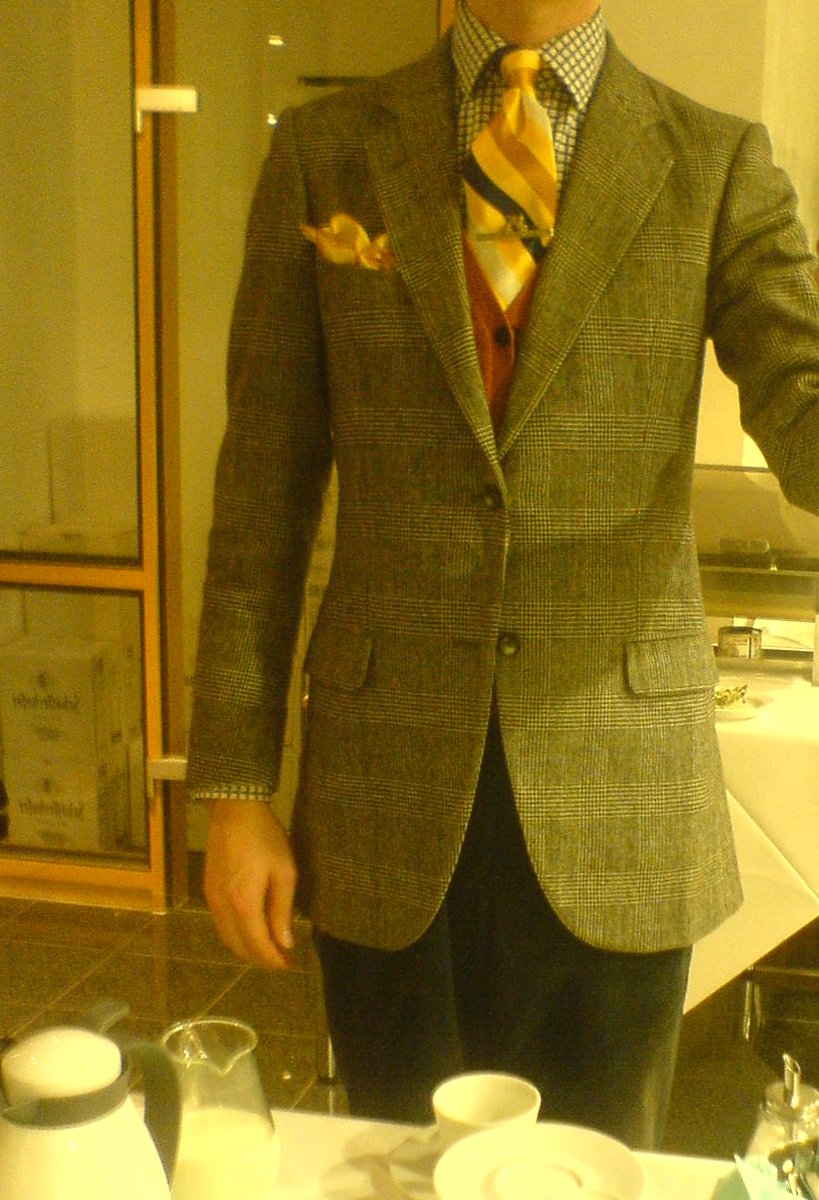 Neulich nachts als mich und den Spiegel nur noch das Buffet trennte.