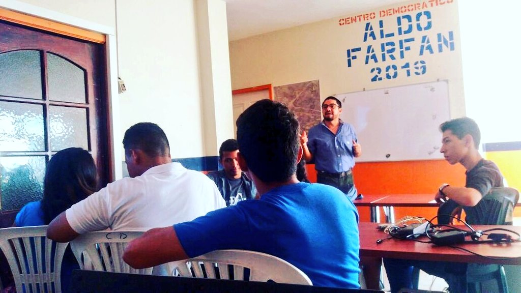 cendemocratico's tweet photo. En nuestra central de #Durán se continúa elaborando el proyecto que buscará solucionar los problemas que envuelven a los jóvenes del cantón👏 https://t.co/4SgItCeGEi