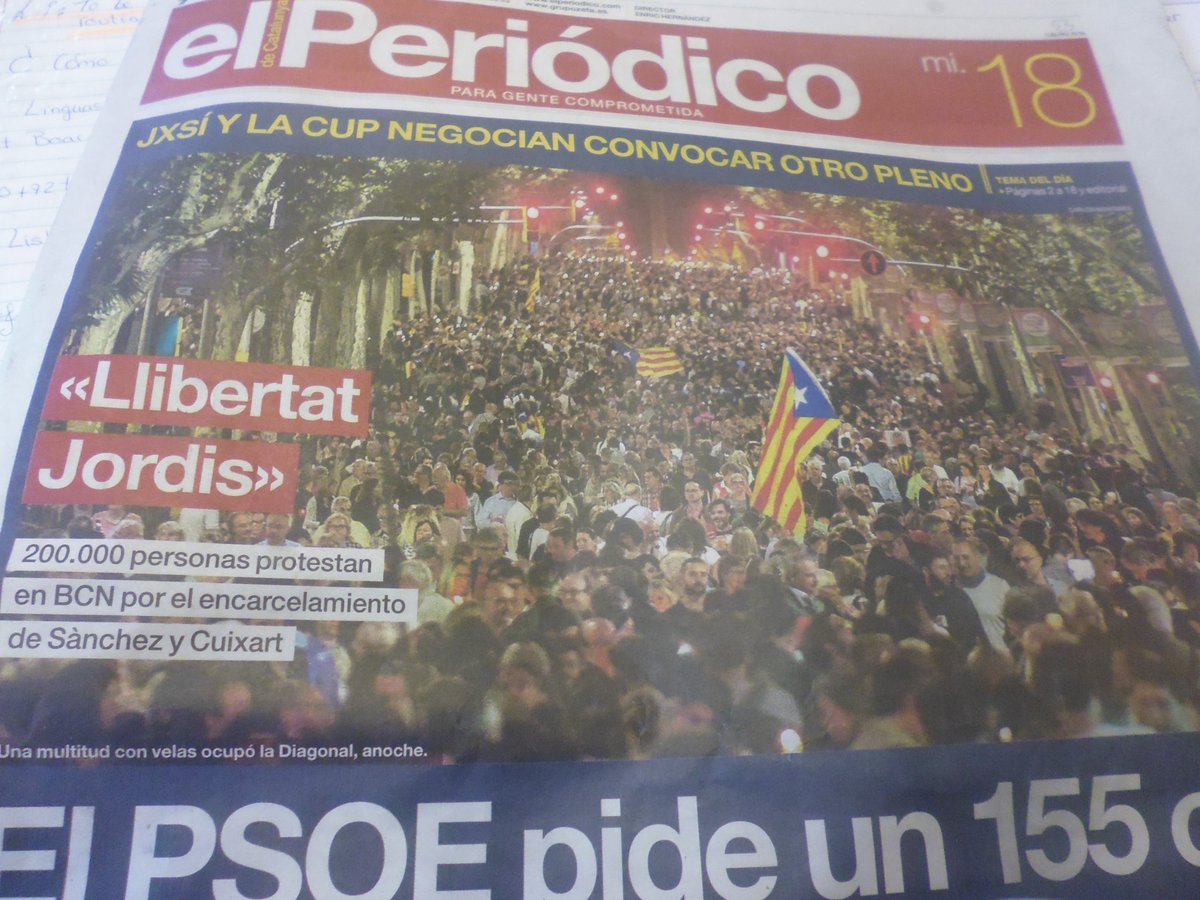 lossiehighmfl's tweet photo. My Higher Spanish pupils were all ears to find out what is happening in Catalonia. Lots of newspapers for them to read #realmaterials 🇪🇸 https://t.co/mVwWmoGTQ7