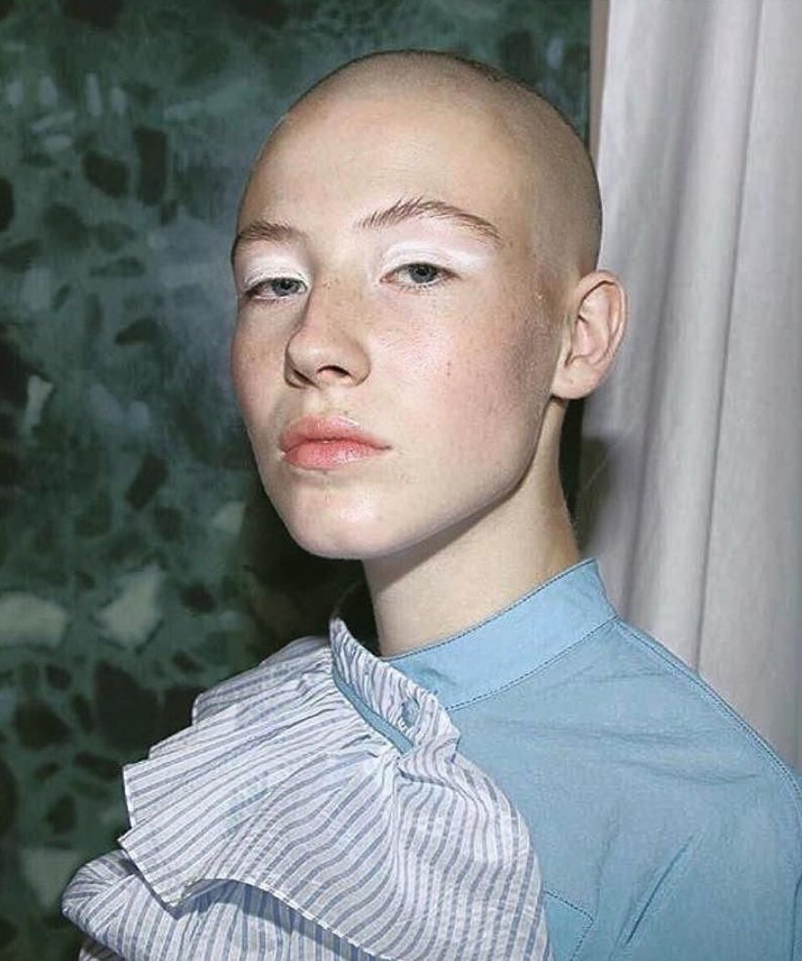 ForwardPR's tweet photo. The @AOFMakeup created natural makeup with a bright white eyes for models in @Haizhen_Wang's SS17 show. #makeup #aofmpro #LFW https://t.co/VUlm5JnGnD
