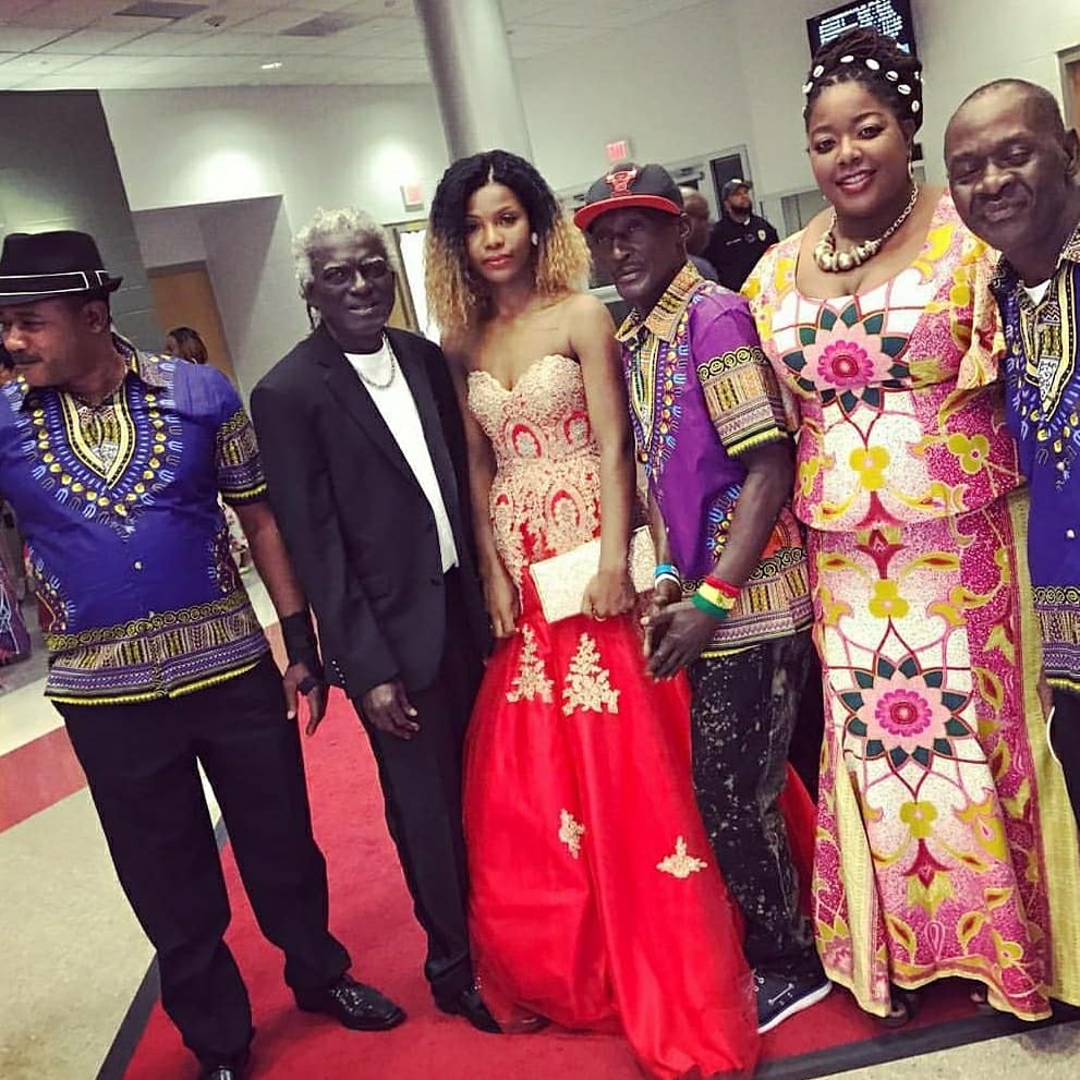 SimplyChristen's tweet photo. In my other other life I work on an international award show. The team rocked it this year! #mediarelations #vipmanagement https://t.co/tRsbNkWvEG