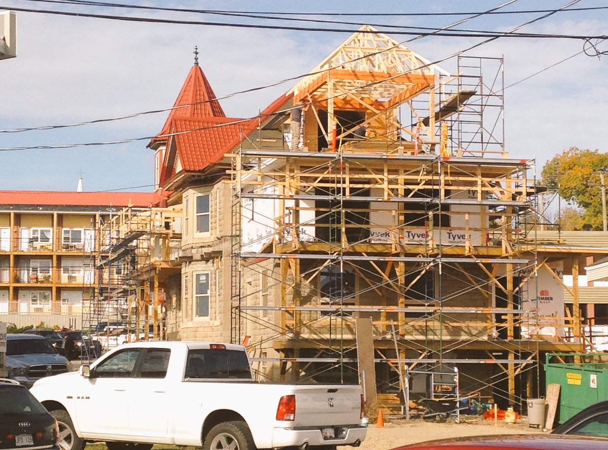 PQMiramichi's tweet photo. Renovations to the always stately Castle Manor building. Great to see growth &amp; development in #Miramichi. 
@adamlordon https://t.co/pFouzU5L18
