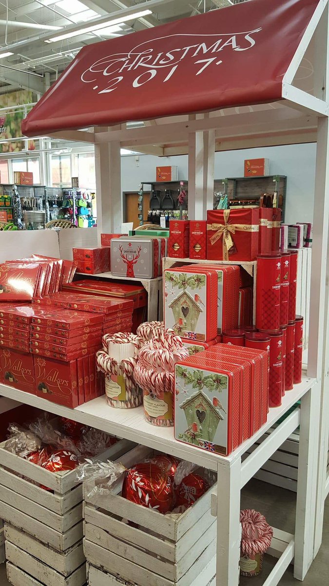 Reids_Caithness's tweet photo. Feeling festive @dobbies make sure it's @Reids_Caithness #Christmas2017 #christmascountdown #bestshortbread #nonasties #allbutter #scottish https://t.co/8TrwcGqcJw