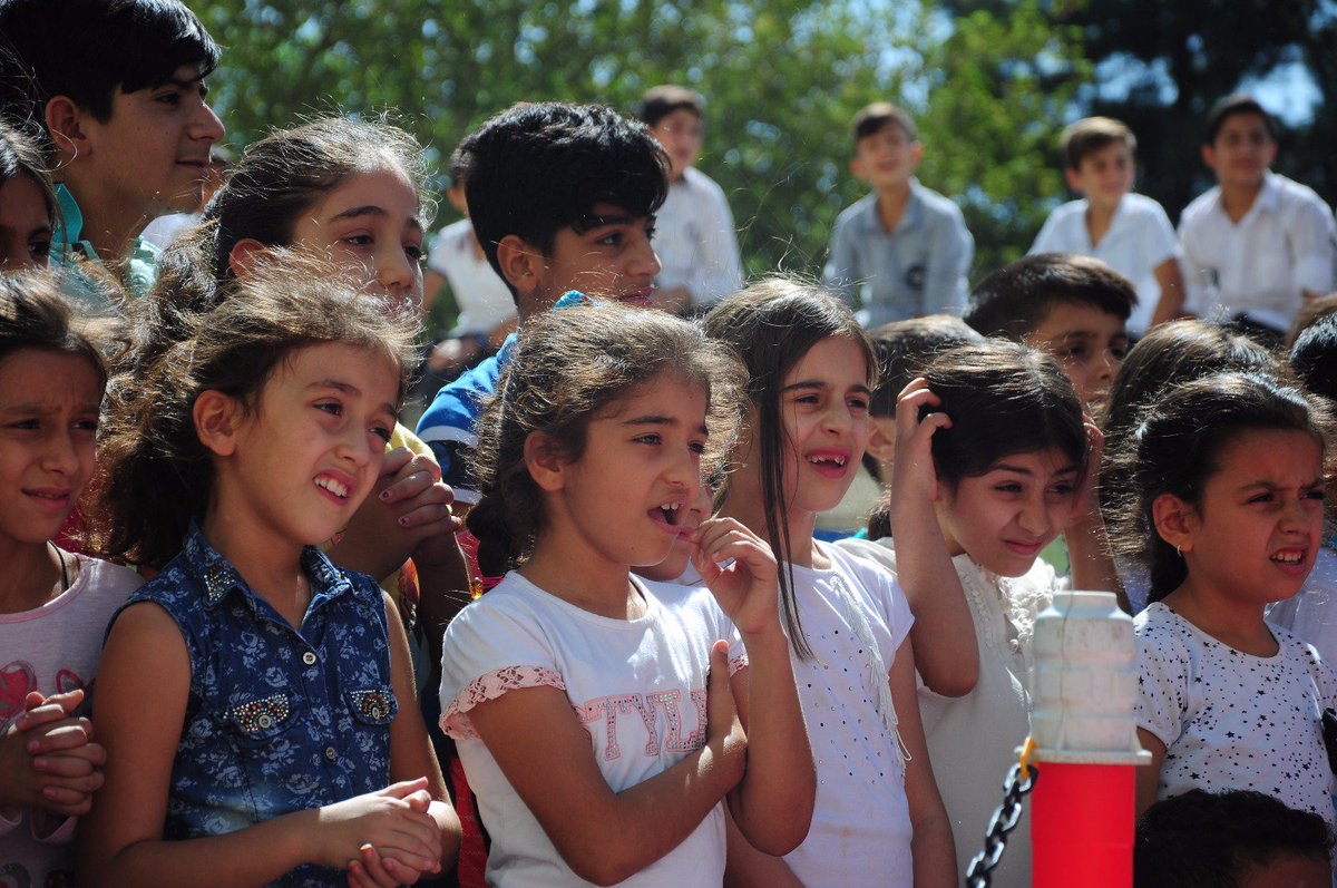msssfest's tweet photo. #Msafest 2017 - Nusaybin Yıldırım İlkokulu  #socialcircus  #unicefturkiye #sirk # #acrobatic #refugees #cirquedusoleil #nusaybin #Mardin https://t.co/jDd9zK4xLW