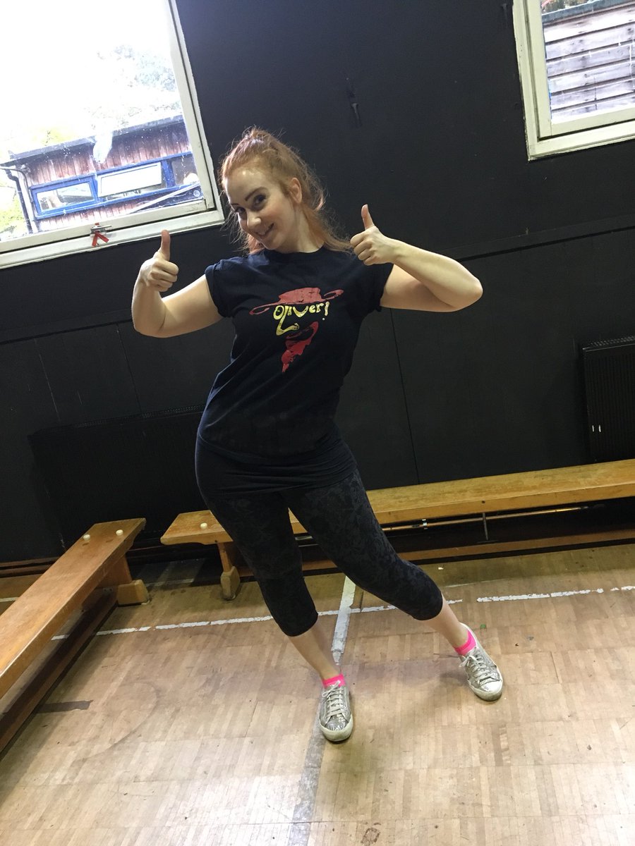AspiretoPerform's tweet photo. ⭐️The amazing @LyndseyGardiner kicking off our OLIVER workshop this Half Term! #AspireToInspire ⭐️ https://t.co/Sn3z3Wu99y