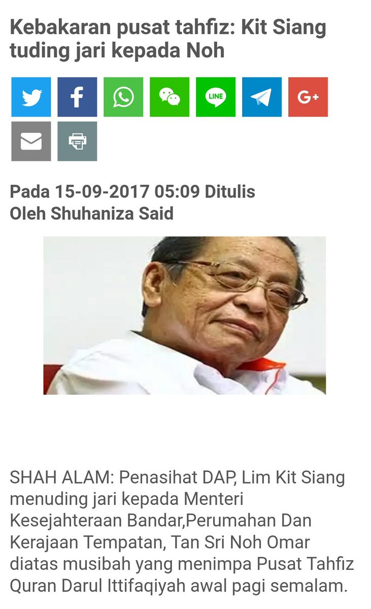 DrNovandri's tweet photo. Hello @limkitsiang ! Bila kamu mau suruh anak kamu @cmlimguaneng letak jawatan?? Walk ur talk! #TanahRuntuhTgBungah #DAPtipu #PRU14 #DrN50 https://t.co/8dUIamPSOW