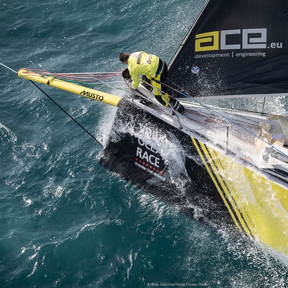 wolfiesanchez's tweet photo. @volvooceanrace #leg1 #start @teambrunel #helishot #ilovemyjob @canonespana #picturebyainhoasanchez https://t.co/oELYJAFR4d https://t.co/iCydpngotx