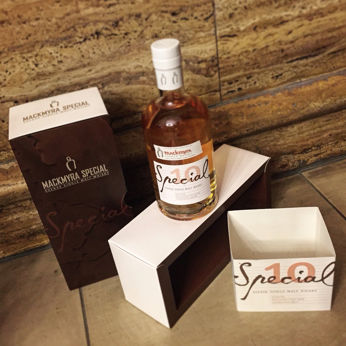 barleymaniablog's tweet photo. Our alternative to a #MondayMorning coffee? @Mackmyra's #Special10 "finished on casks that previously stored whisky spiced w/ coffee beans". https://t.co/kqHrbPn1K4