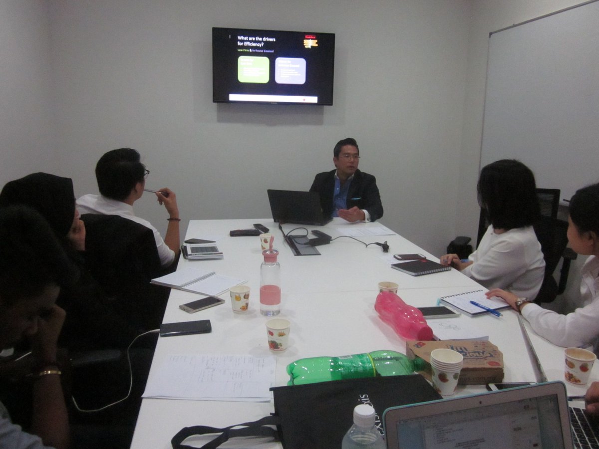 hui_yee9034's tweet photo. Future of law by Merv, Senior Director, Marketing &amp; Strategy SEA #LNSAP https://t.co/v3i1xXxVyR
