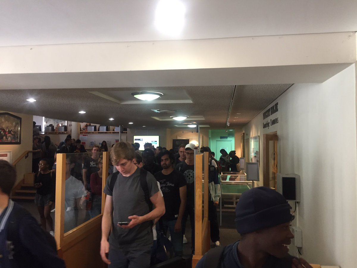 VernacNews's tweet photo. ALERT 🚨 

UCT LIBRARY HAS BEEN SHUTDOWN #UCTShutDown https://t.co/xkVyfJddFg