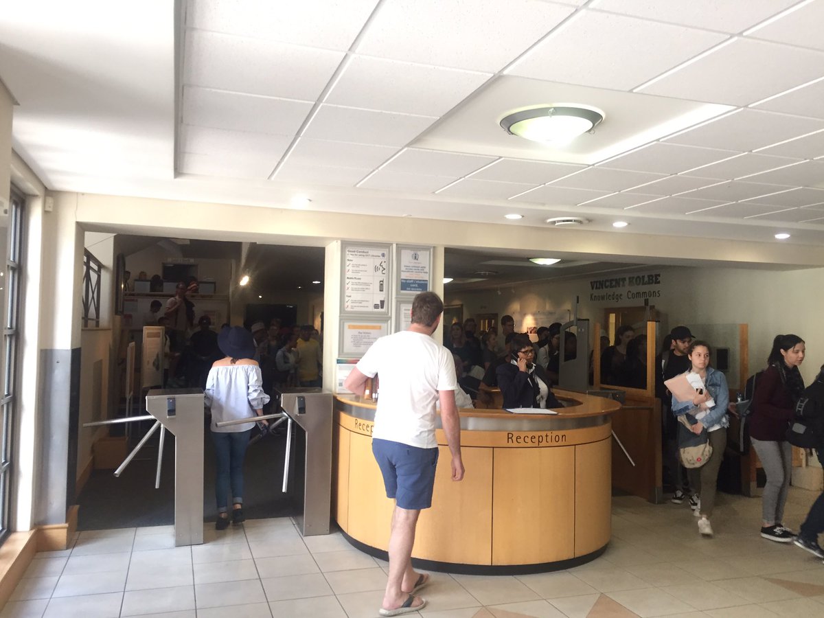 VernacNews's tweet photo. ALERT 🚨 

UCT LIBRARY HAS BEEN SHUTDOWN #UCTShutDown https://t.co/xkVyfJddFg