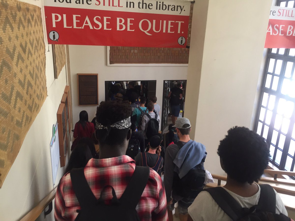 VernacNews's tweet photo. ALERT 🚨 

UCT LIBRARY HAS BEEN SHUTDOWN #UCTShutDown https://t.co/xkVyfJddFg
