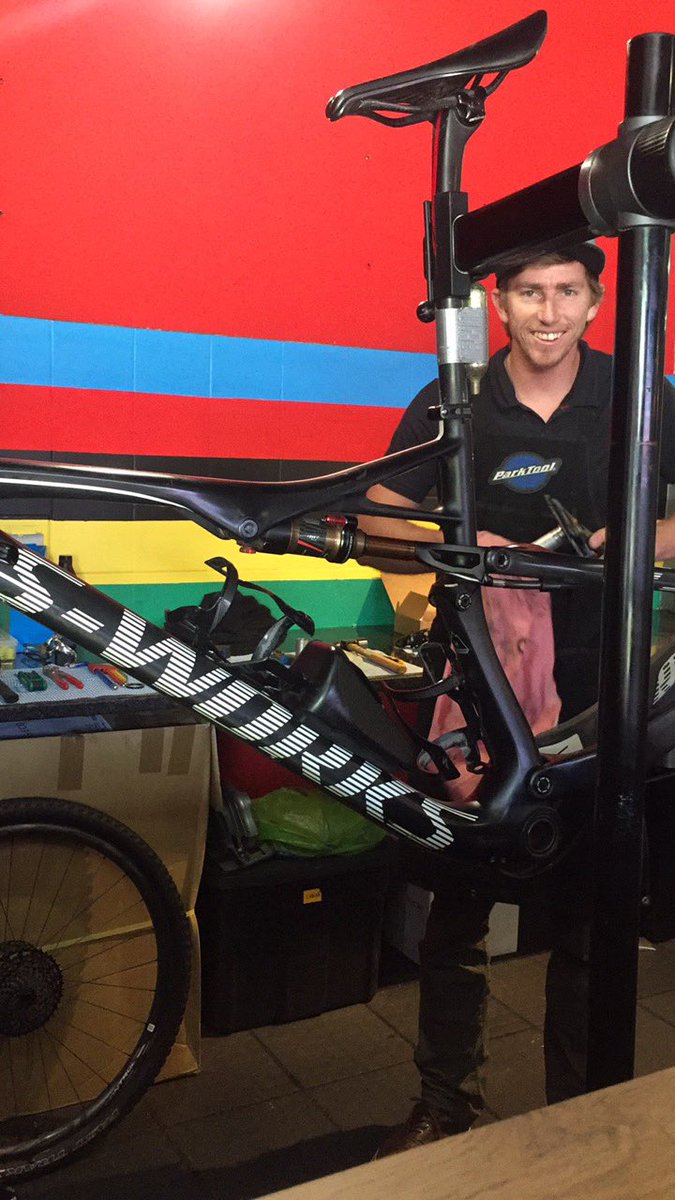 TechnoGuide777's tweet photo. New week new bikes to make new again. #bike #bikeservice #technoguide #stellenbosch #specialized https://t.co/QnyQyFR0oH