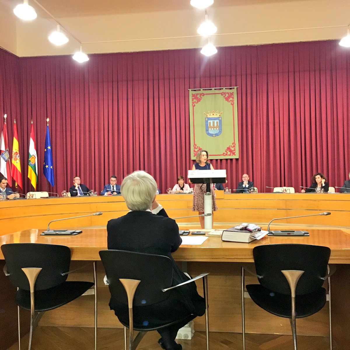 JLPerezPastor's tweet photo. Logroño celebra su debate sobre el estado d la ciudad. Transparencia y rendición de cuentas. La democracia se practica todos los días. #BIEN https://t.co/7BUWbybIKb