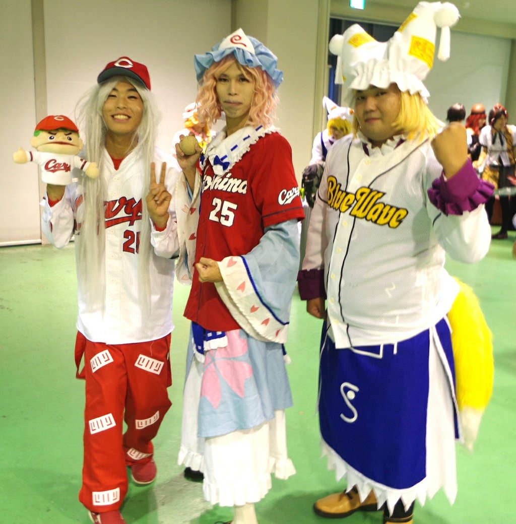 ট ইট র つねみ この写真僕の宝物 高槻先生さんと一緒に新井さんユニ着て妹紅 幽々子の生死コンビ が完成 やくもぜろ式さんの カラーリングがユニフォームと衣装にぴったりって事に今気づいた 青波の色は見てて落ち着きますねえ