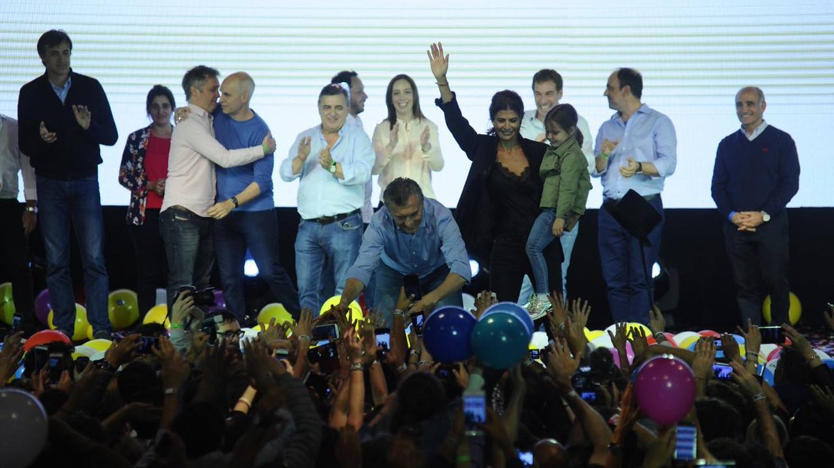 tsunderegff's tweet photo. Las imágenes que nos dejo #EleccionesArgentina #decision2017arg https://t.co/JMcLAnos1K