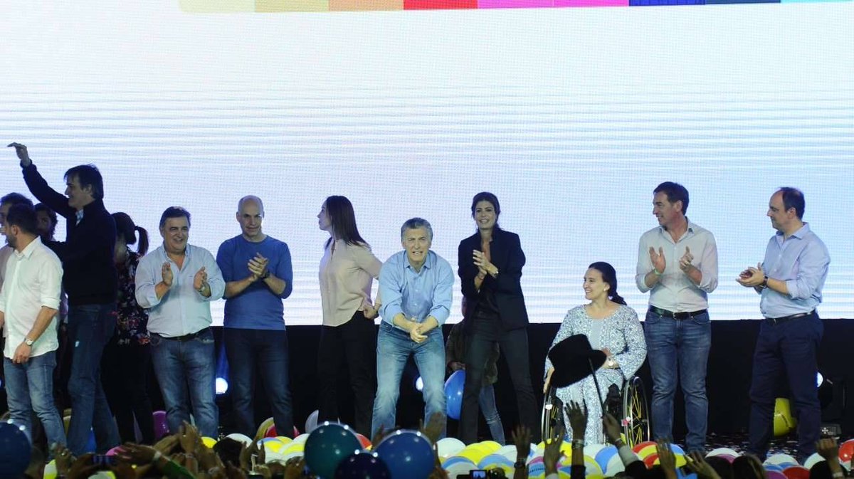 tsunderegff's tweet photo. Las imágenes que nos dejo #EleccionesArgentina #decision2017arg https://t.co/JMcLAnos1K