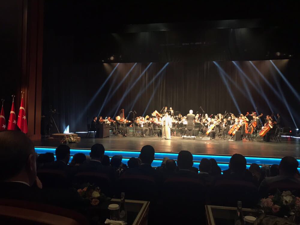 hasandogan's tweet photo. #AlijaIzetbegović Anma Programı Şef Prof. Dr. #EmirNuhanović Solist Dr. #LejlaJusić ve Orkestranın performansıyla başladı #Külliye #Beştepe https://t.co/umtQzfR27P