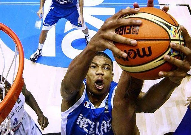 FIBAWC's tweet photo. 👉🏀 RT &amp; Follow us to have a chance to win the official game ball of the #FIBAWC 2014!

Winners will be announced next week! https://t.co/u8O4vp4xdc