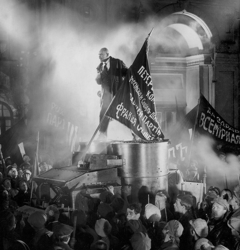 RevolRusa1917's tweet photo. @JohnReed_1917 @IzquierdaRevol @EsqRevoluciona @FFedericoEngels @1917Rev2017 @marxismorevo @tropamarxista @marxismocritico @marxmadera @IU_Madrid @socialist_books @manifestverlag @FIMarx @Espacio2017 Lee aquí el nuevo prefacio de #PeterTaaffe, SG del @Socialist_Party, repasando su impacto👇🏼
https://t.co/ALoO2oAMar #FelizLunes #OctubreRojo https://t.co/IgofPMTAr4