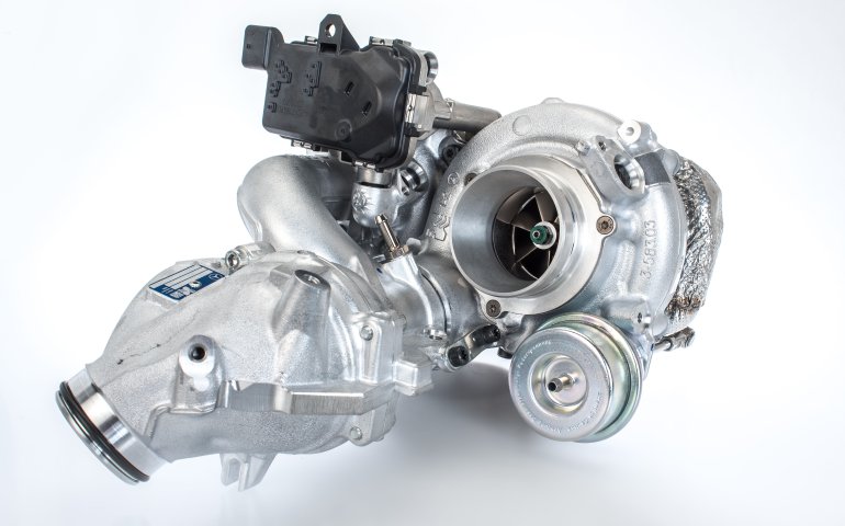 AutoTechReview1's tweet photo. BorgWarner supplying its regulated two-stage #R2S turbocharger to boost engine performance in @Daimler’s latest 2.9 l, six-cylinder inline diesel engine #OM656. @BorgWarner More info: https://t.co/o3YCGNA05Y https://t.co/EPMtD3axi2