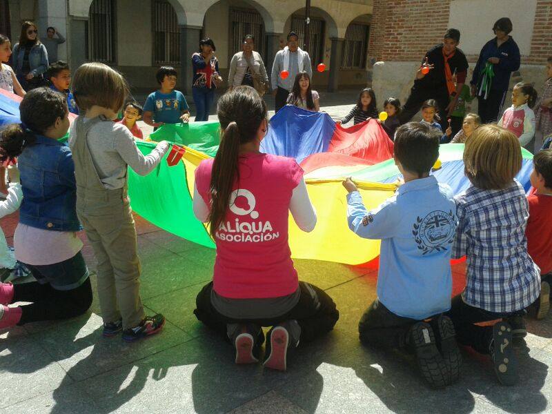 AliquaAsoc's tweet photo. Cuántos #Momentos!! 
#Manualidades
#Contadas
#ActividadesInfancia https://t.co/bNQEvU9Yto