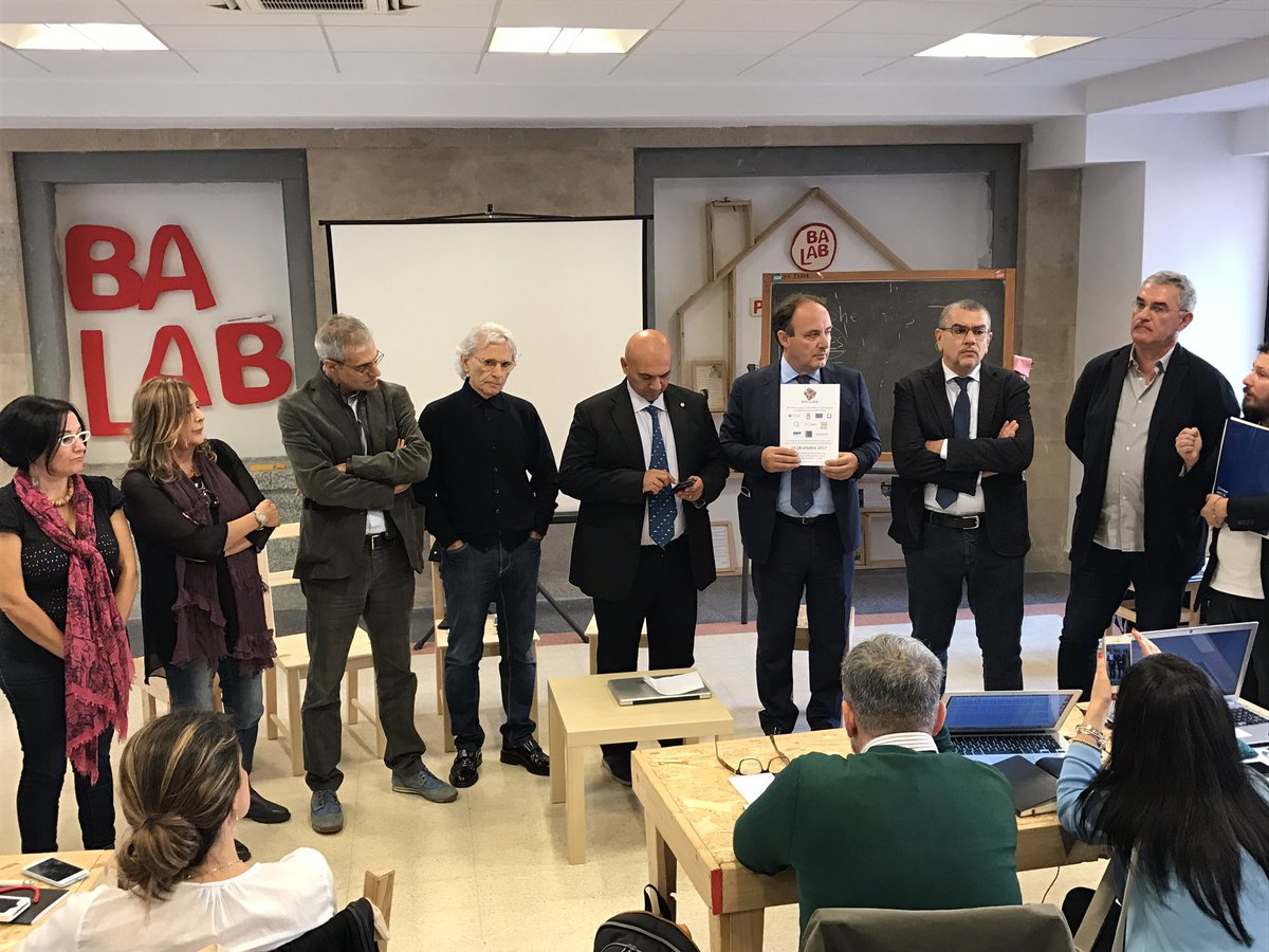 mariomaffei73's tweet photo. Iniziato #shortmaster @unibait su #giornalismo web e social ideato da @lmastrogiovanni. @IdeaDinamica è partner co-finanziatore https://t.co/ganB5D4QxL