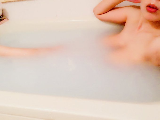 今日の入浴剤は白😊🛁 https://t.co/jm2NGboe2i<a href="/tag/ps4share"class="tags"><span>#ps4share</span></a>