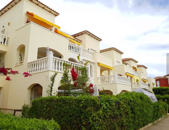 aplaceinthesun's tweet image. ☀🌴 Get ready to SAVE or SPLURGE! 16 properties from around the world covering all budgets - click to have a look bit.ly/2hYRpg2