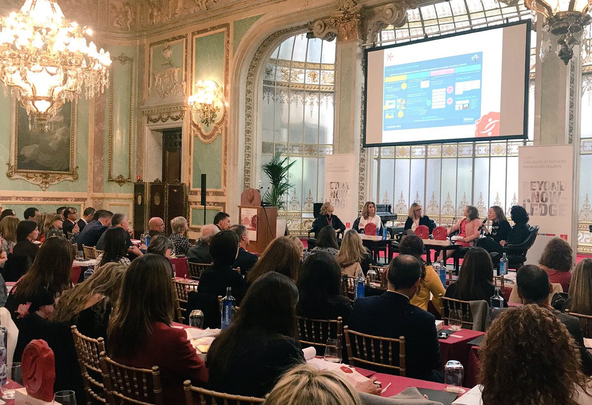 o_miralles's tweet photo. “Tú creas lo que crees” frase clave de @Telefonica, reconocida por su proyecto de diversidad #PremiosCegosconEyT @Cegos_es https://t.co/RHde82wsj3