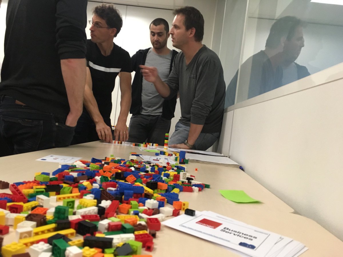 hrambelo's tweet photo. Ce midi c'est #lego4devops avec @sebfauvel :) https://t.co/64P7oj9isj
